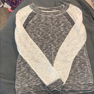 Long sleeve knitted sweater